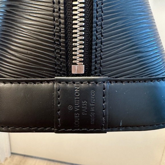 Louis Vuitton Alma PM - Picture 8 of 15